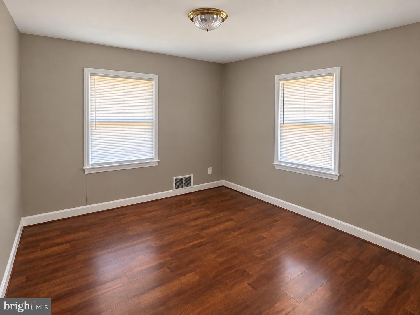 2013 Van Buren St Property Photo 7