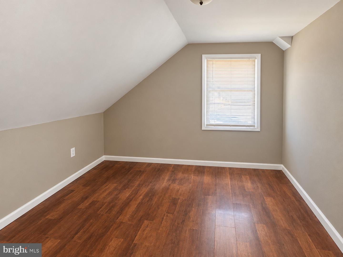 2013 Van Buren St Property Photo 9