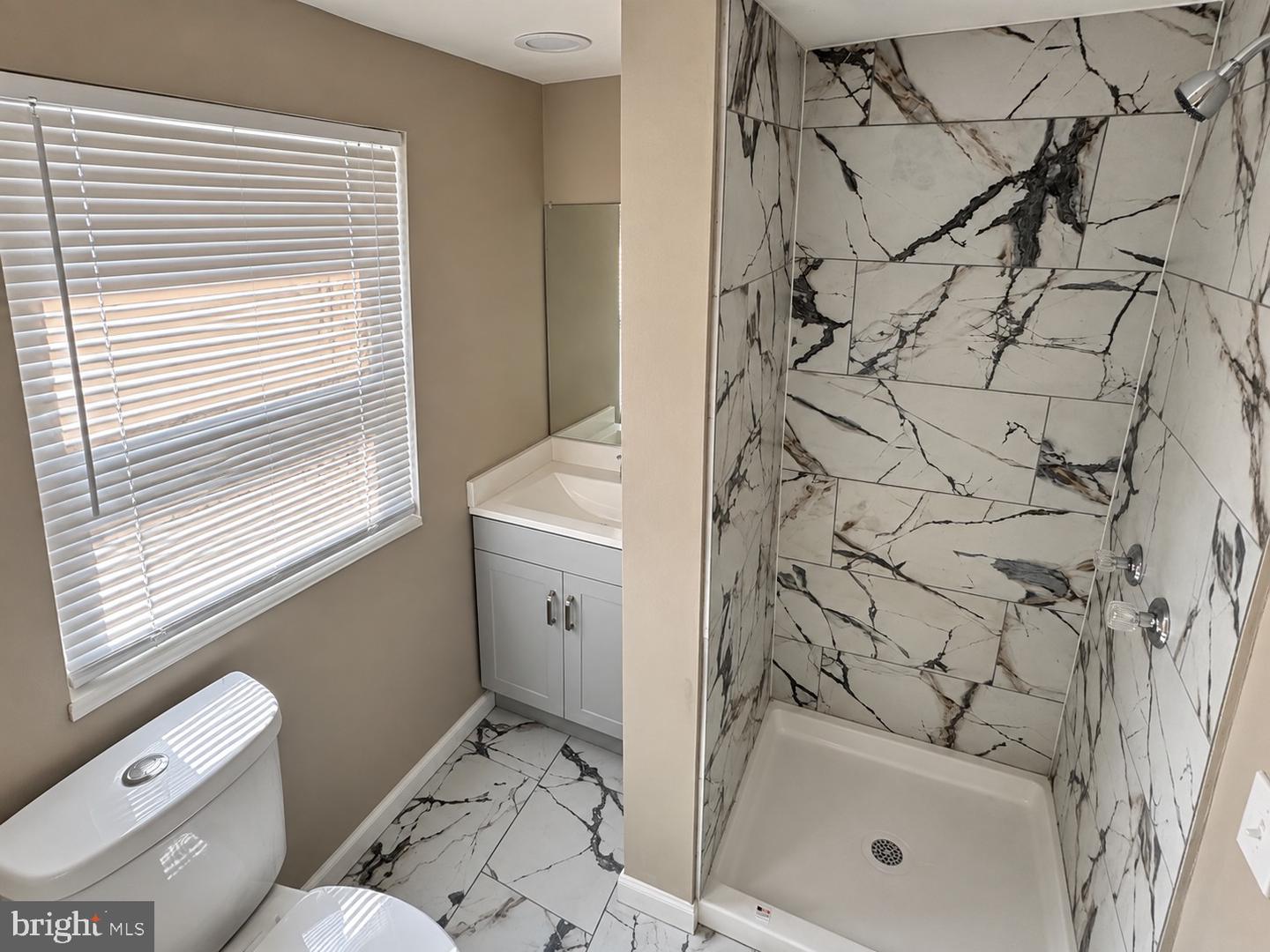 2013 Van Buren St Property Photo 10