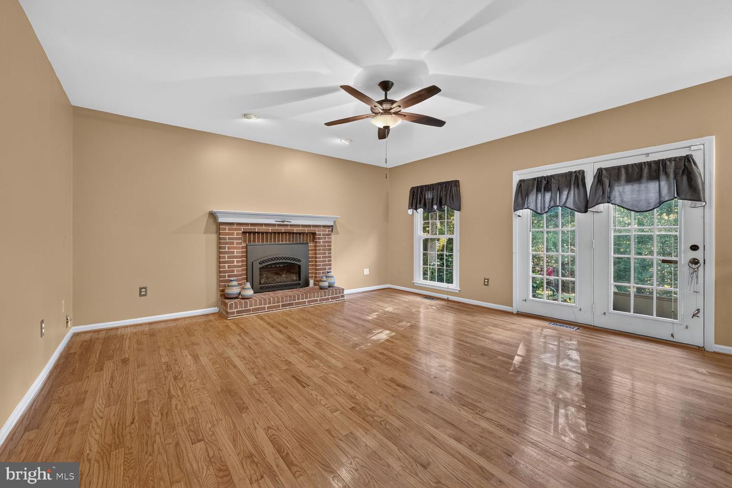 7407 Lake Glen Property Photo 11