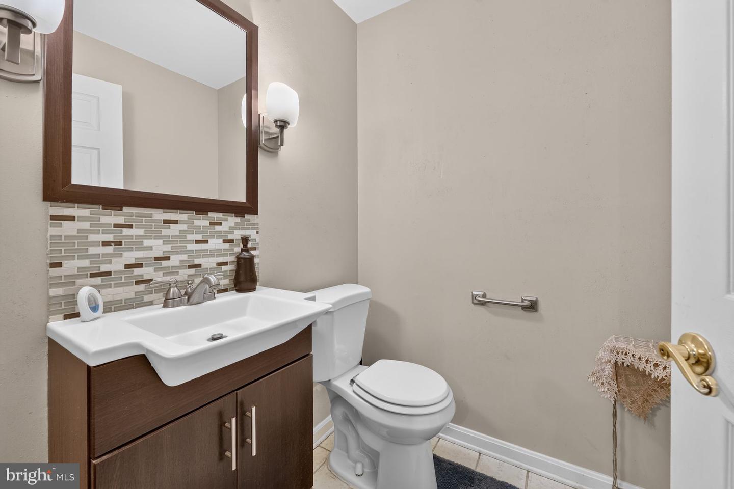 7407 Lake Glen Property Photo 13