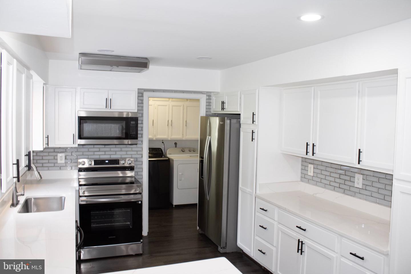3207 Superior Ln Property Photo 10