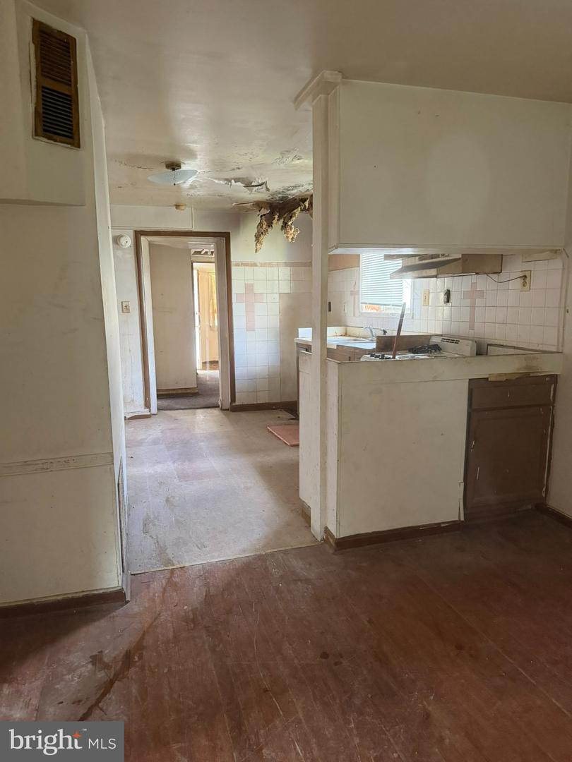 1312 Eli Pl Property Photo 8