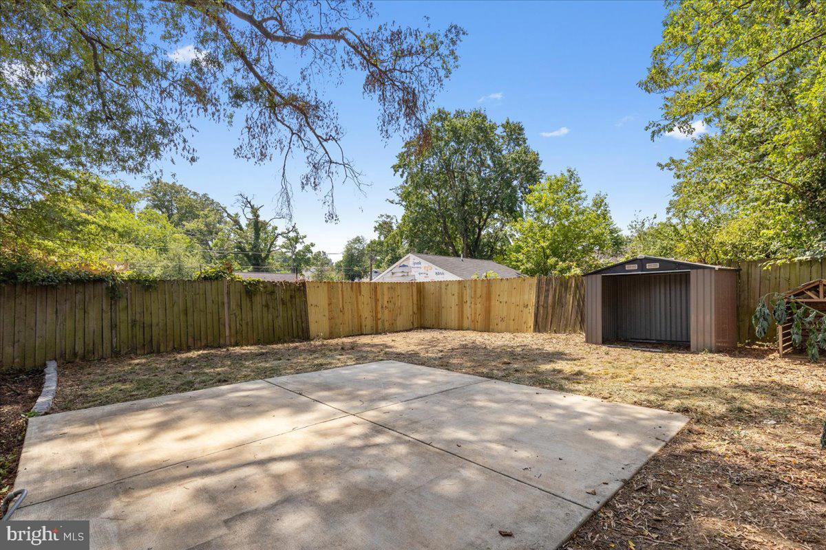 5031 Emo St Property Photo 34