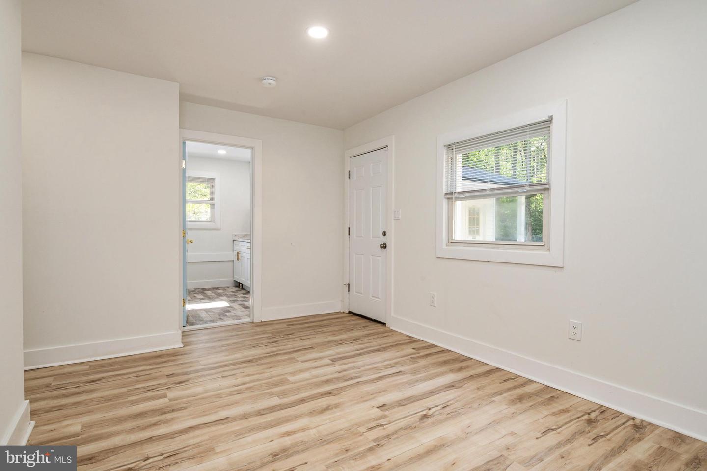 17705 Queen Anne Rd Property Photo 11