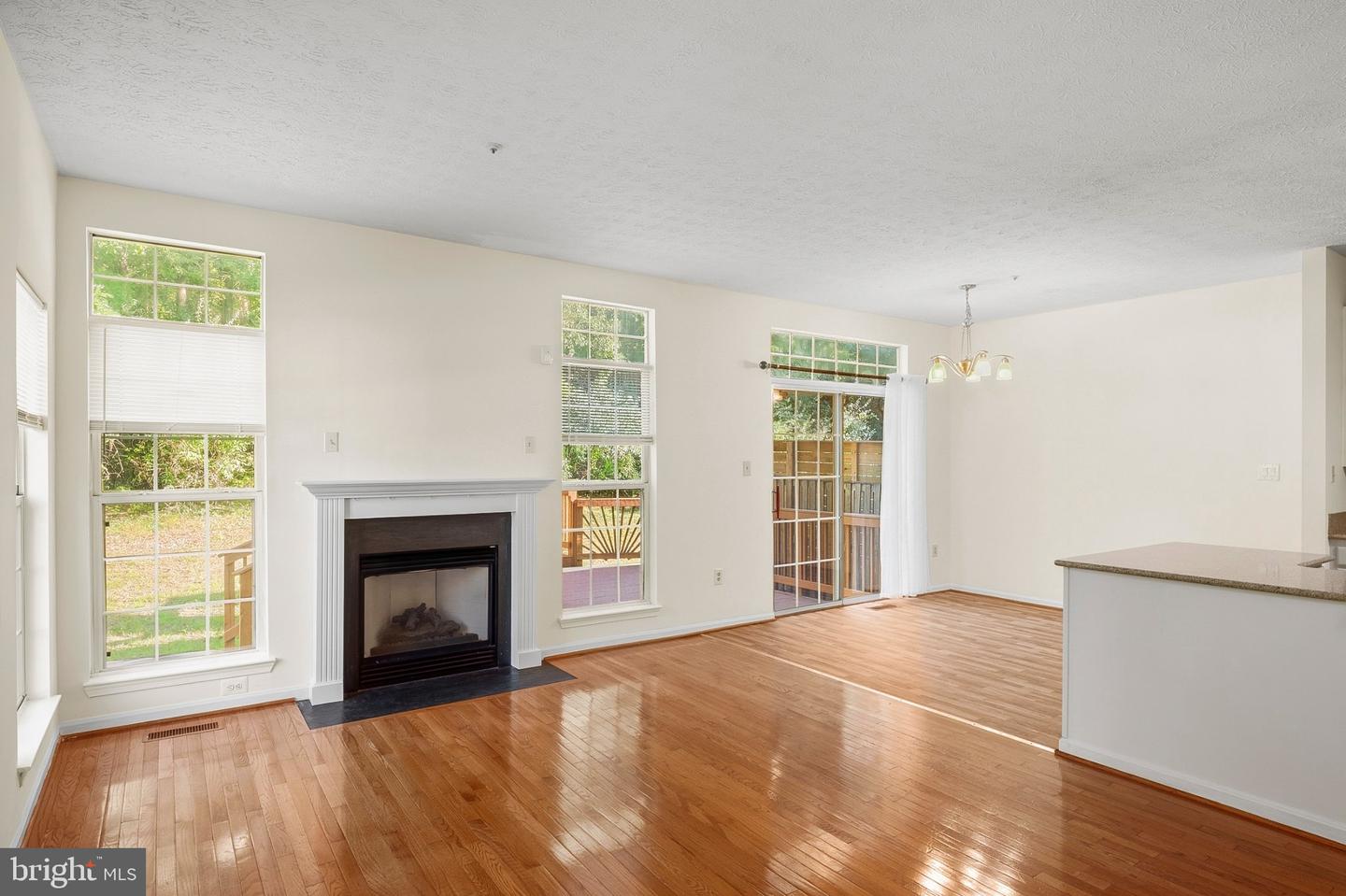 6035 Grenfell Loop Property Photo 3
