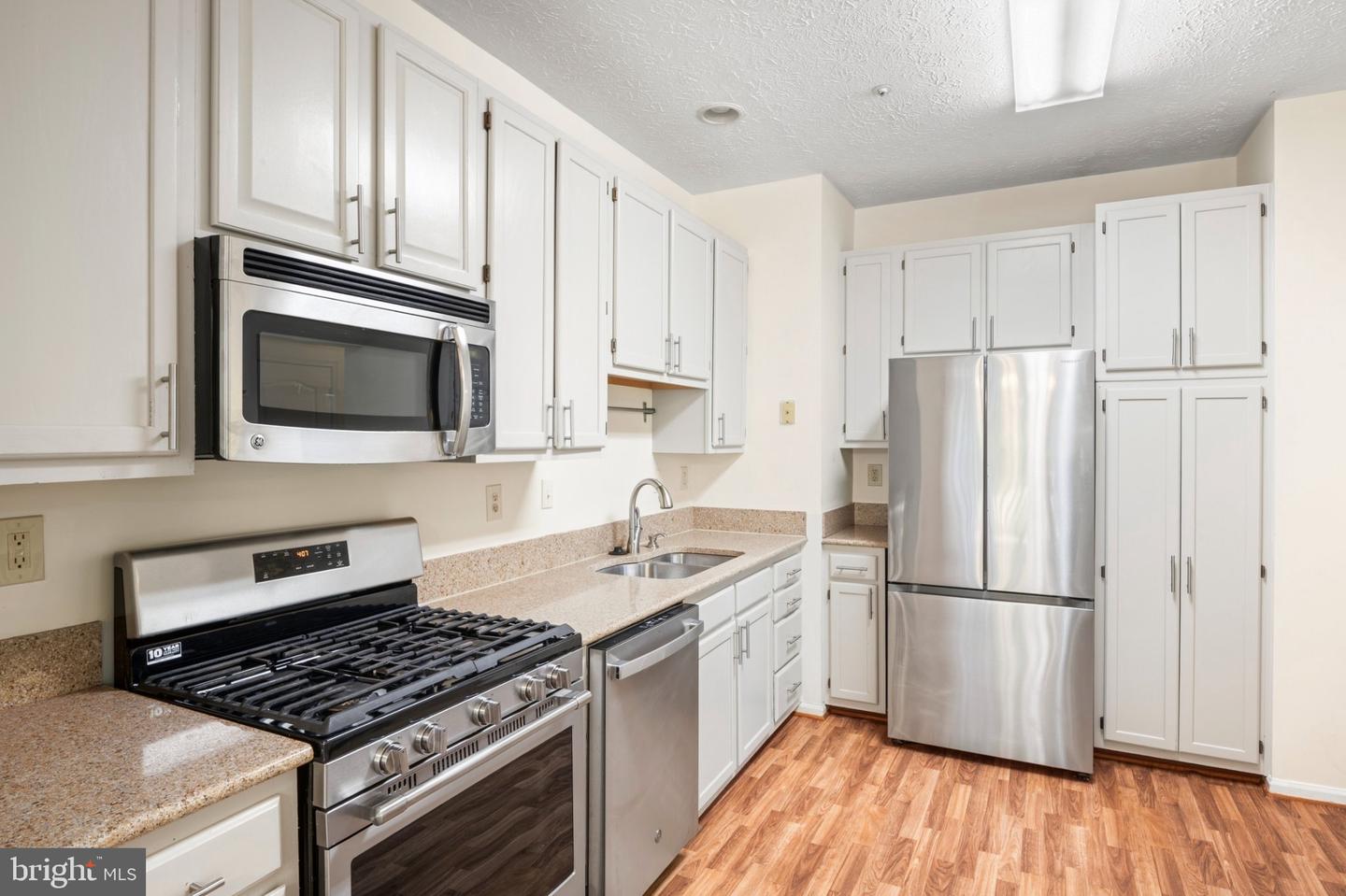 6035 Grenfell Loop Property Photo 7