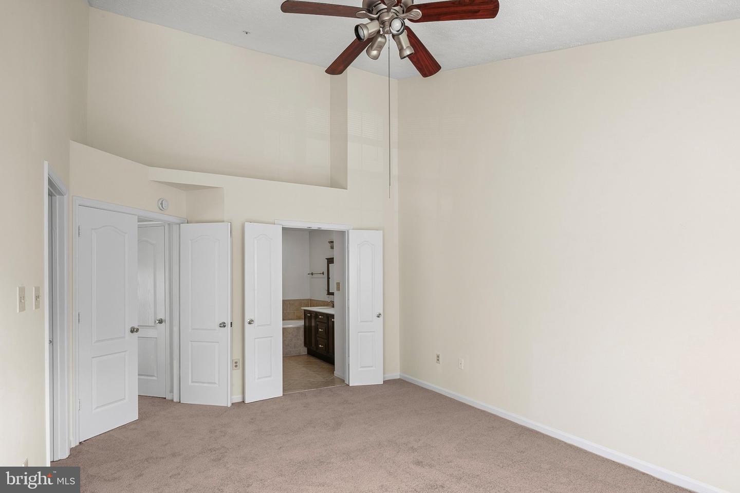 6035 Grenfell Loop Property Photo 12