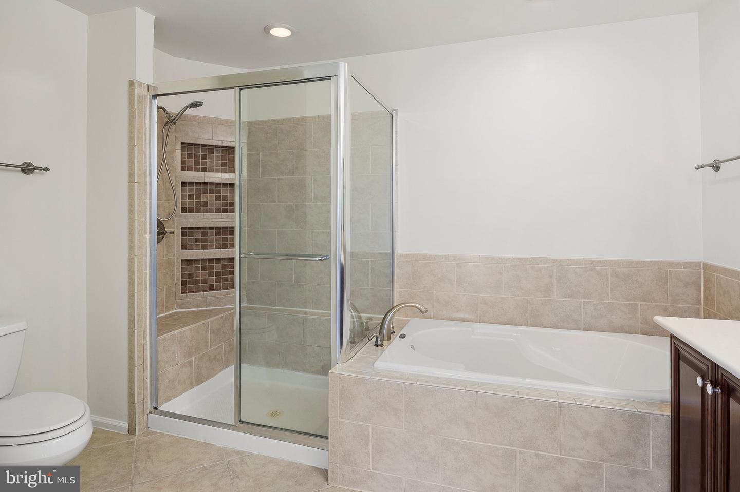 6035 Grenfell Loop Property Photo 14