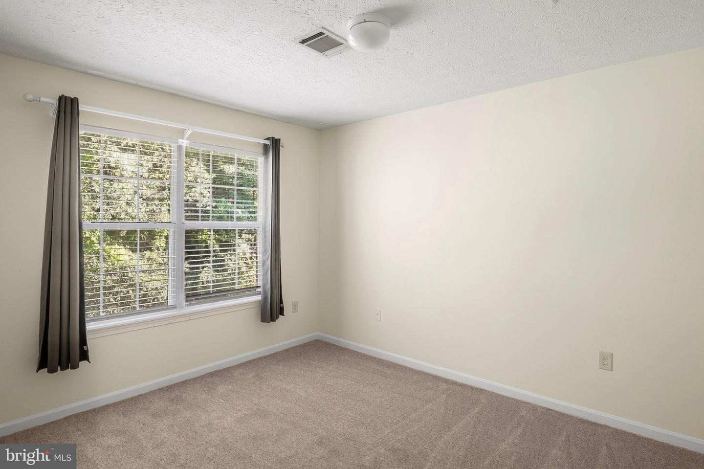 6035 Grenfell Loop Property Photo 17