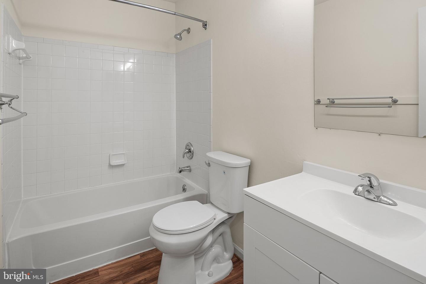 6035 Grenfell Loop Property Photo 18