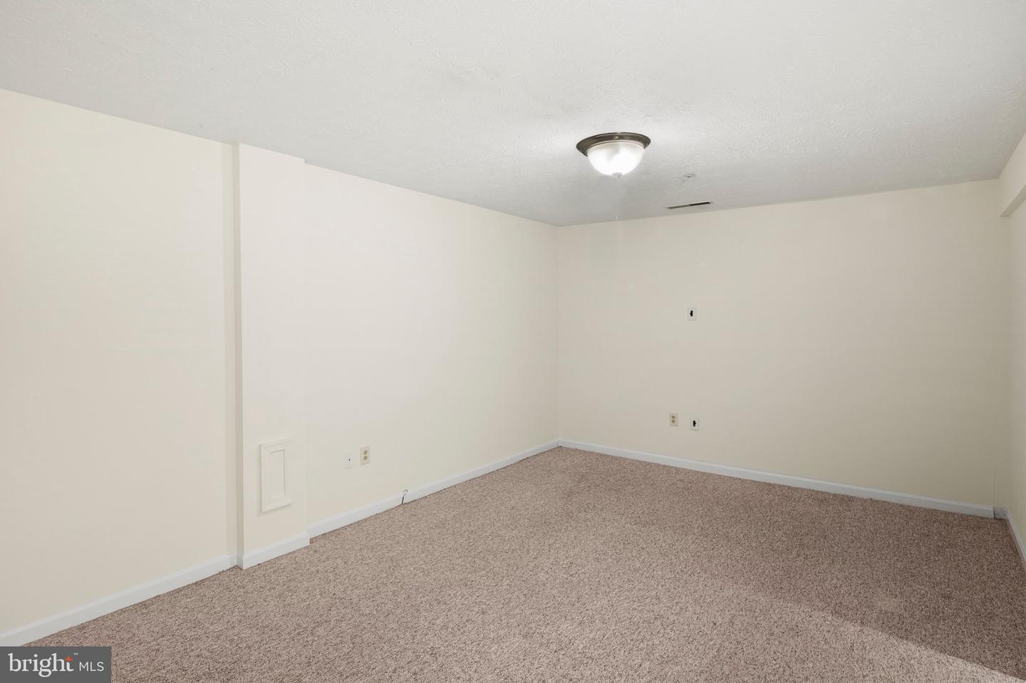 6035 Grenfell Loop Property Photo 19