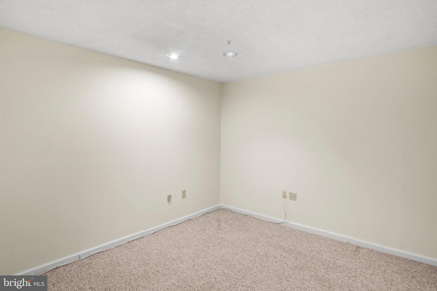 6035 Grenfell Loop Property Photo 21