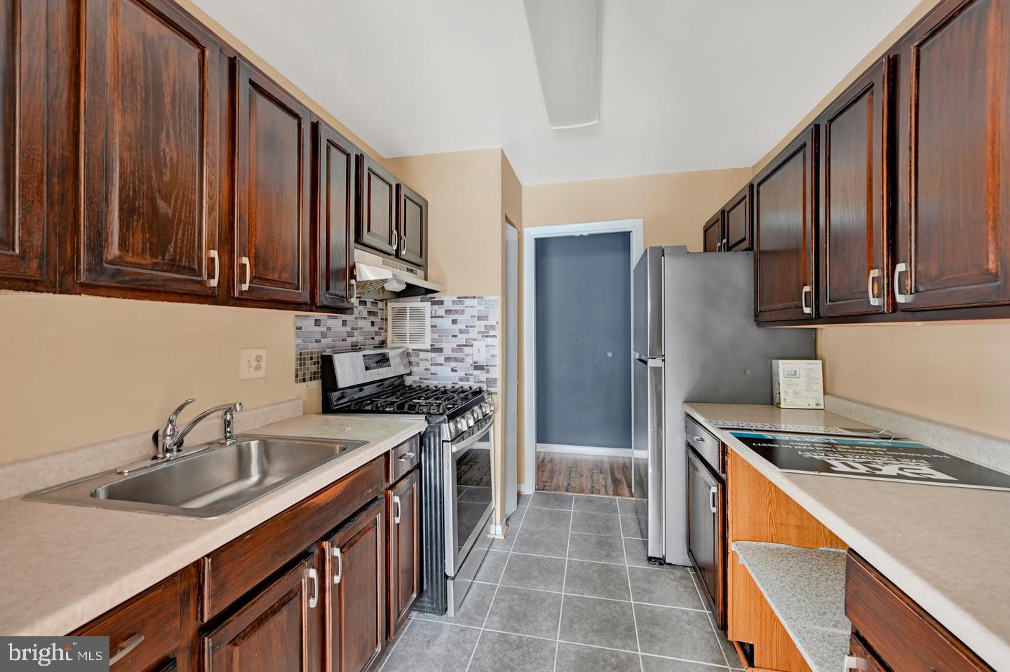 3841 Saint Barnabas #201 Property Photo 5