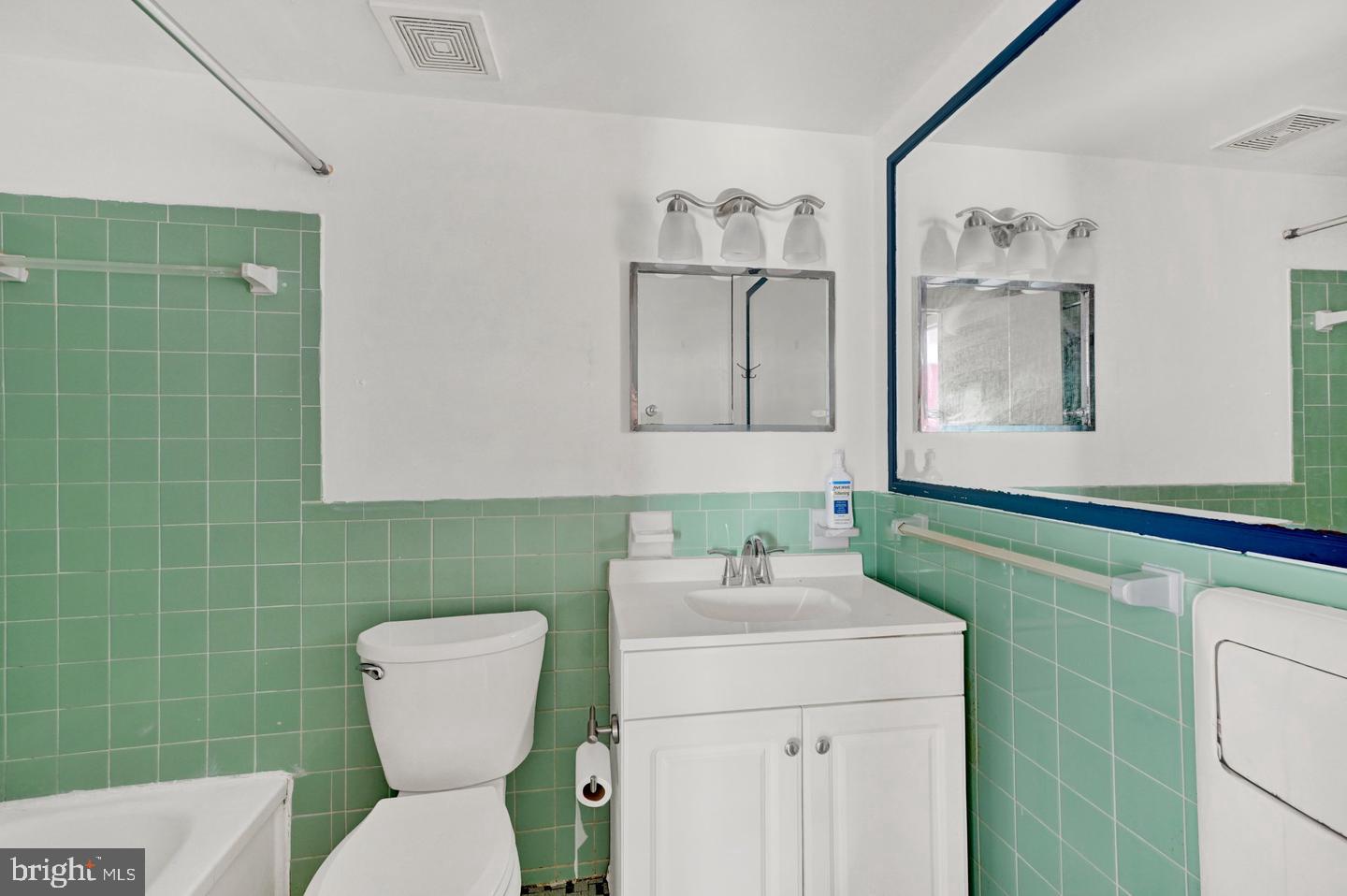 3841 Saint Barnabas #201 Property Photo 15