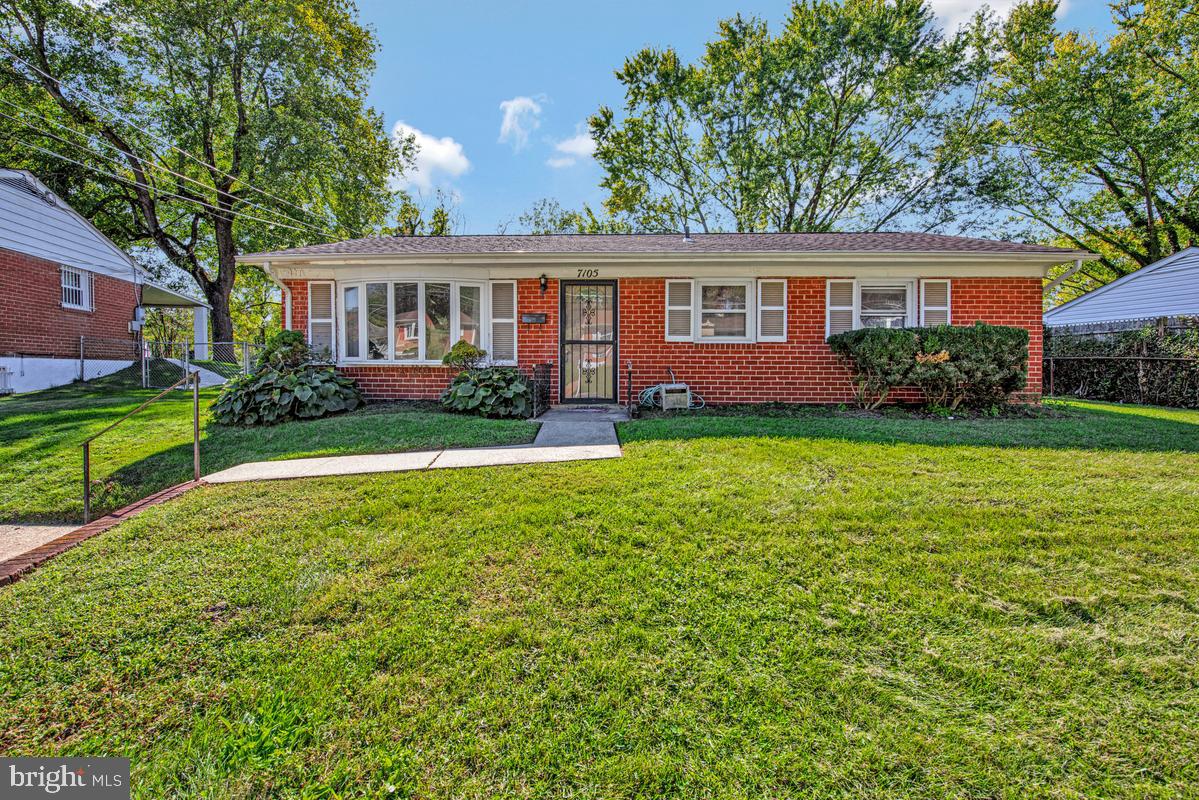 7105 Giddings Dr Property Photo 1