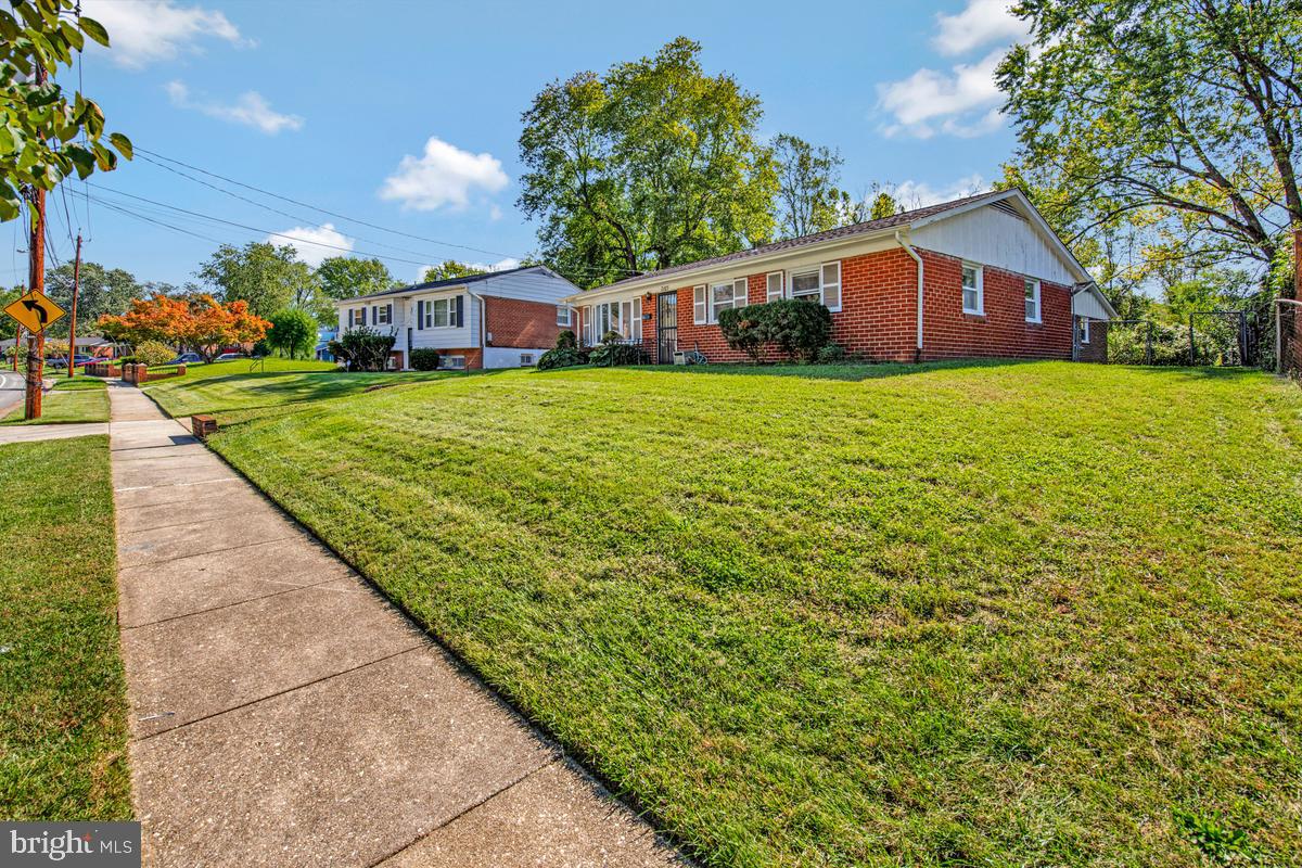 7105 Giddings Dr Property Photo 5