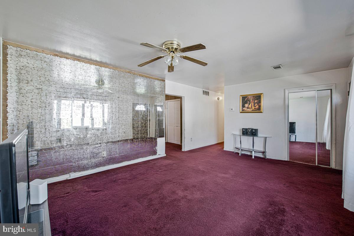 7105 Giddings Dr Property Photo 8