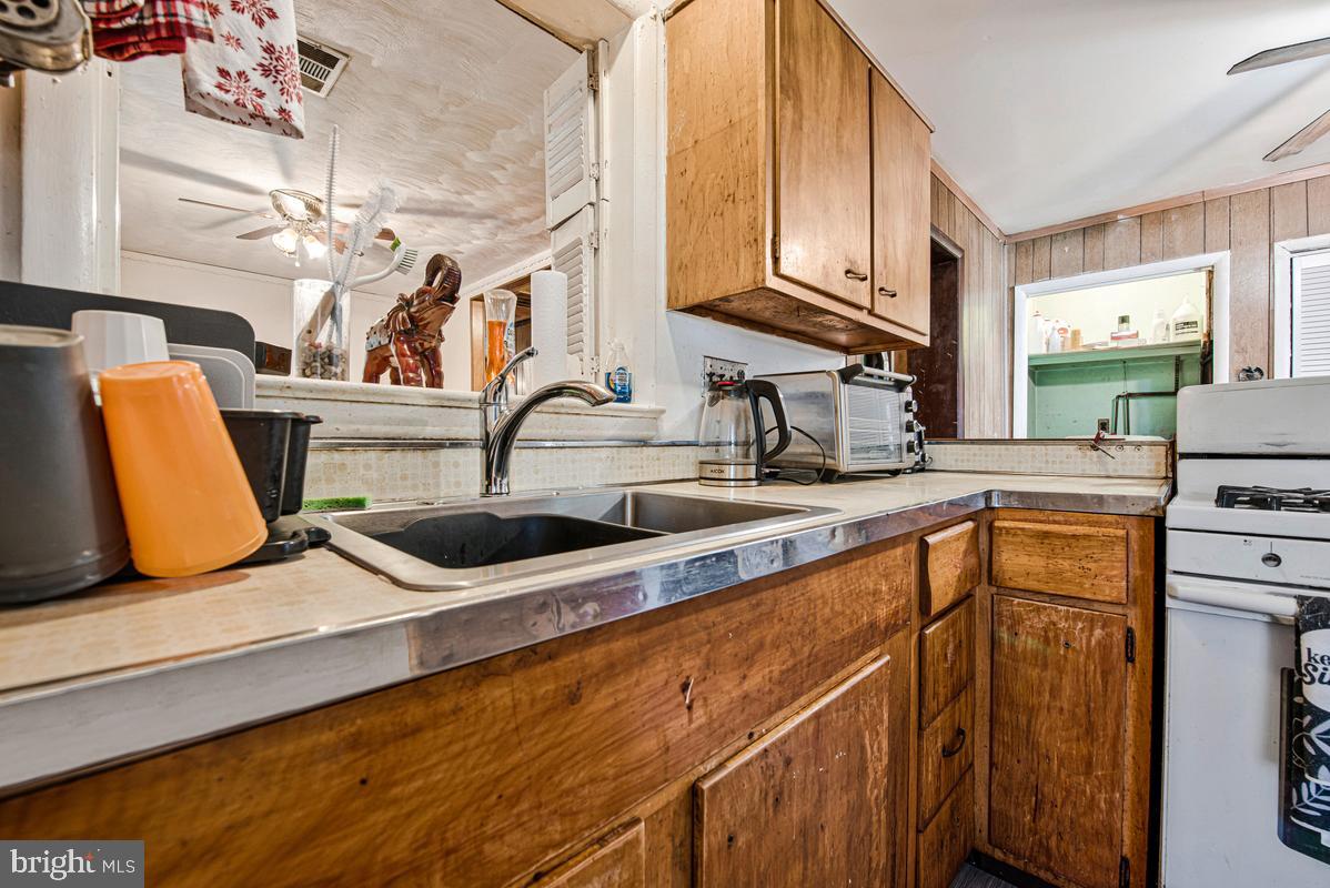 7105 Giddings Dr Property Photo 15
