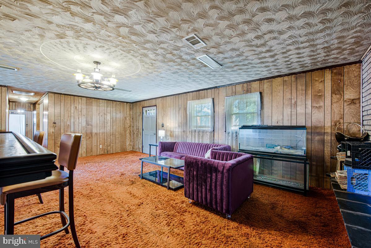 7105 Giddings Dr Property Photo 21