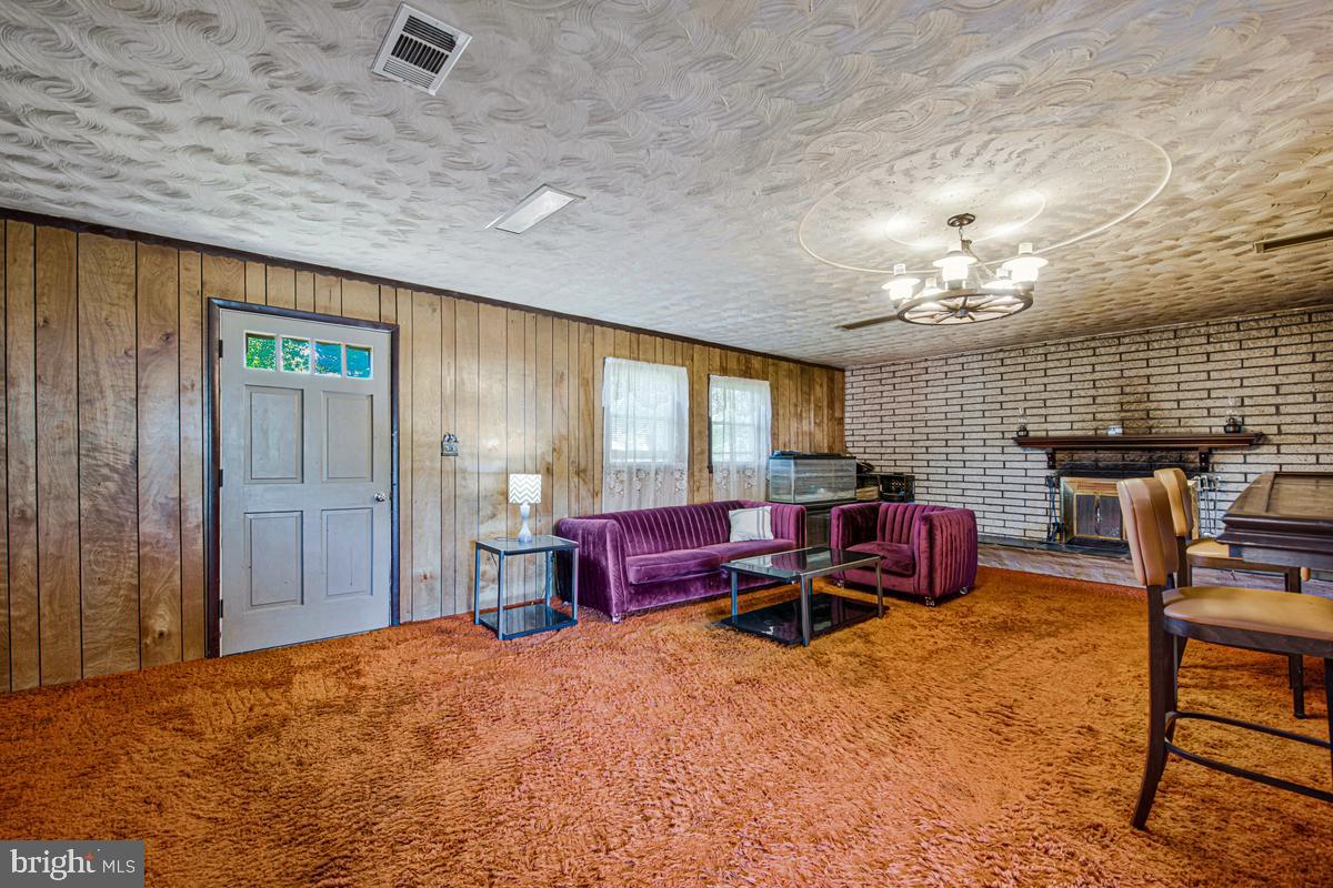 7105 Giddings Dr Property Photo 22