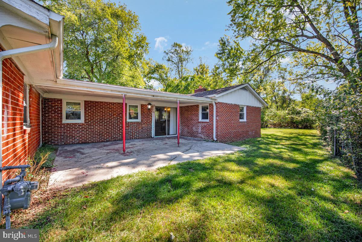 7105 Giddings Dr Property Photo 35
