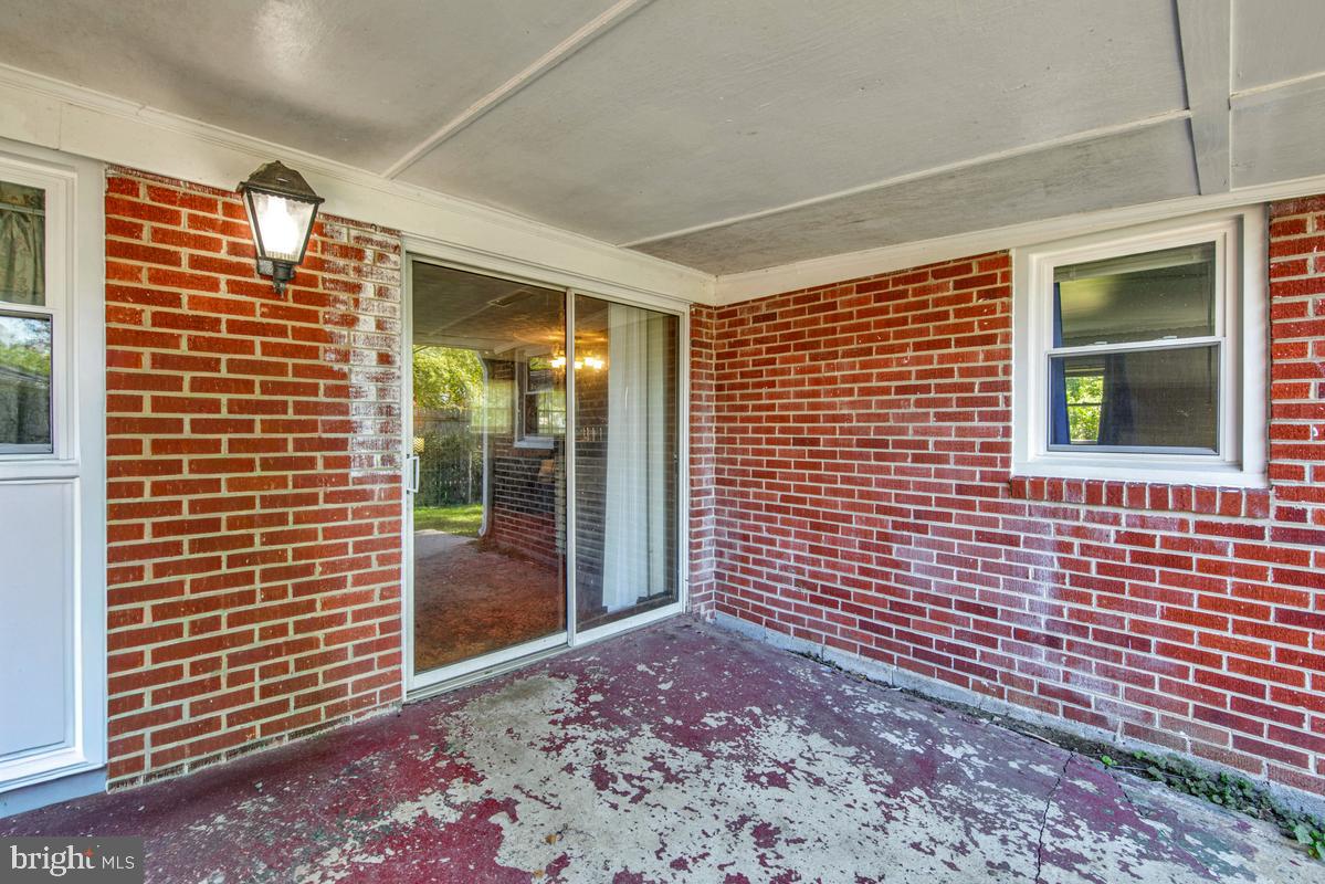 7105 Giddings Dr Property Photo 36