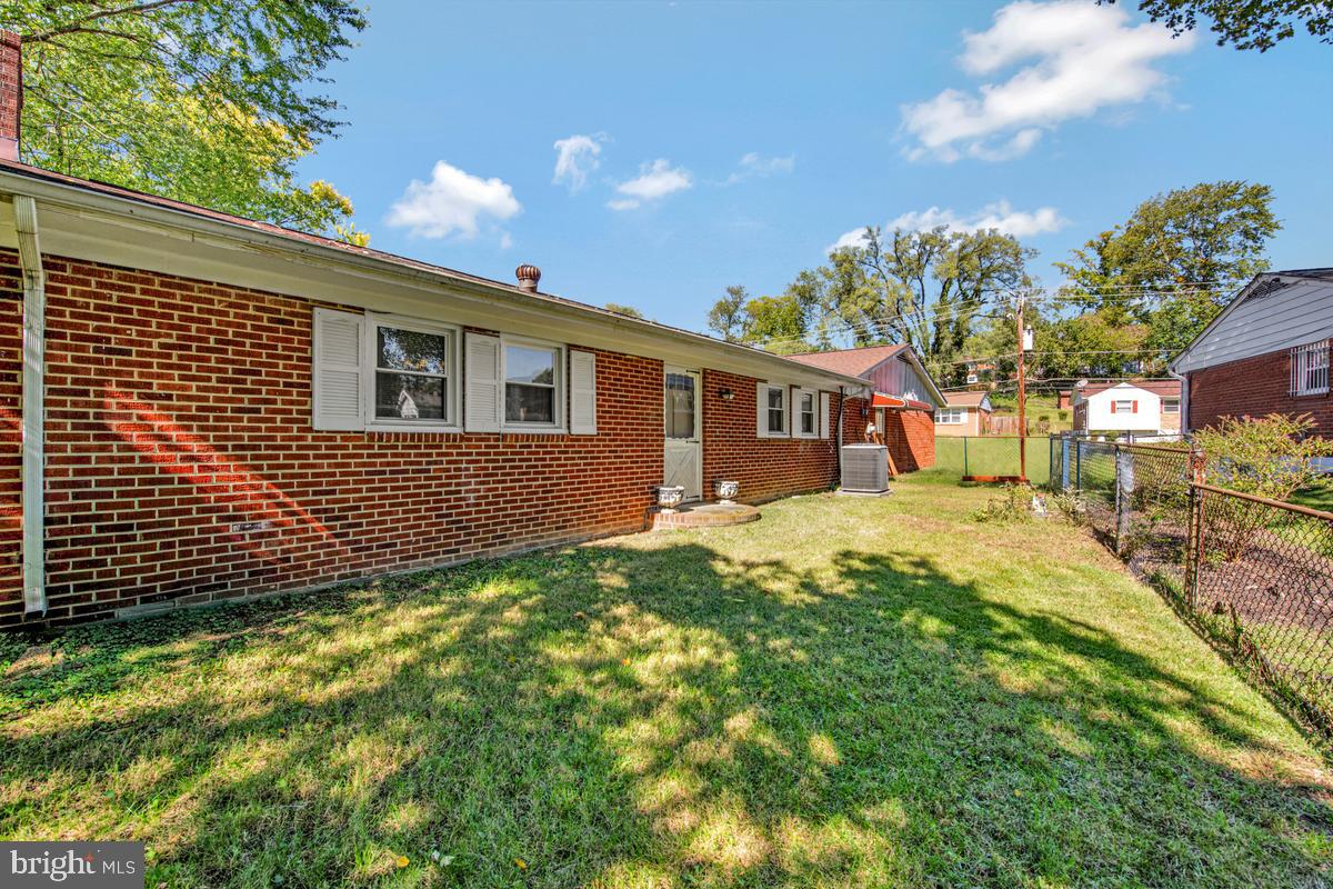 7105 Giddings Dr Property Photo 40