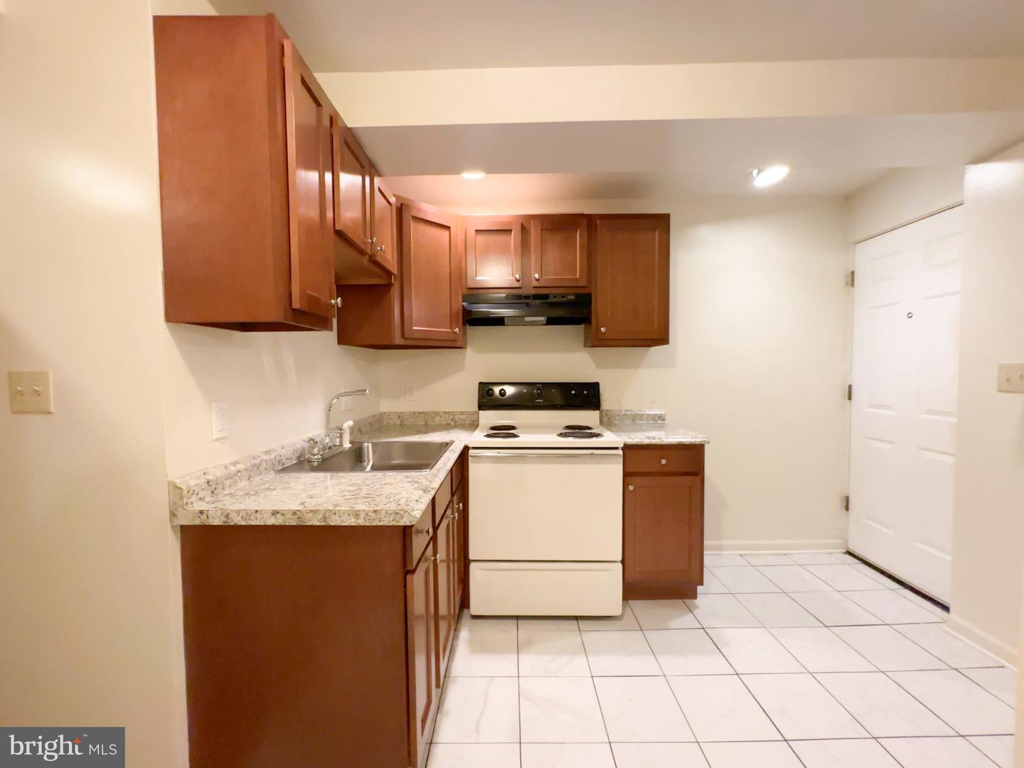 10508 Foxlake Dr Property Photo 6
