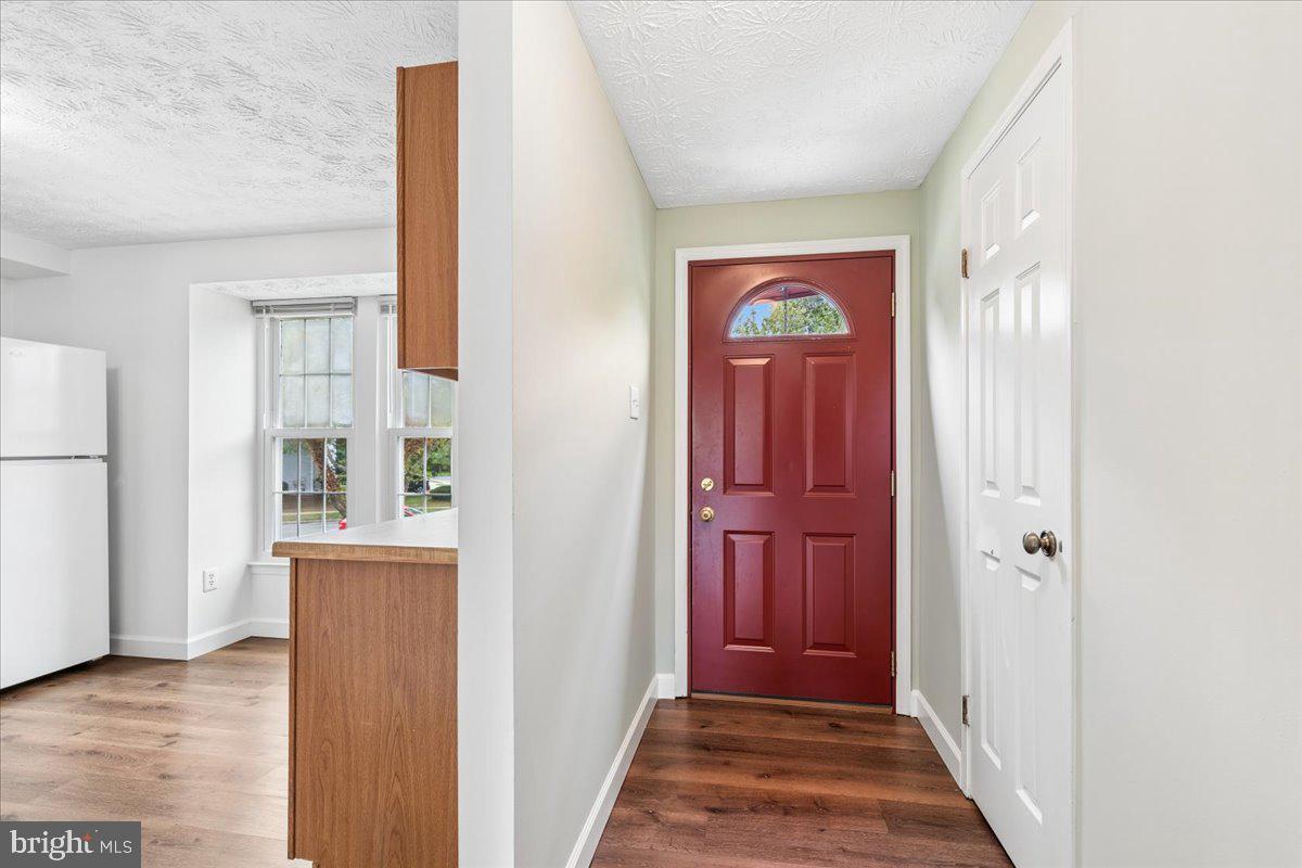 15412 N Oak Ct Property Photo 4