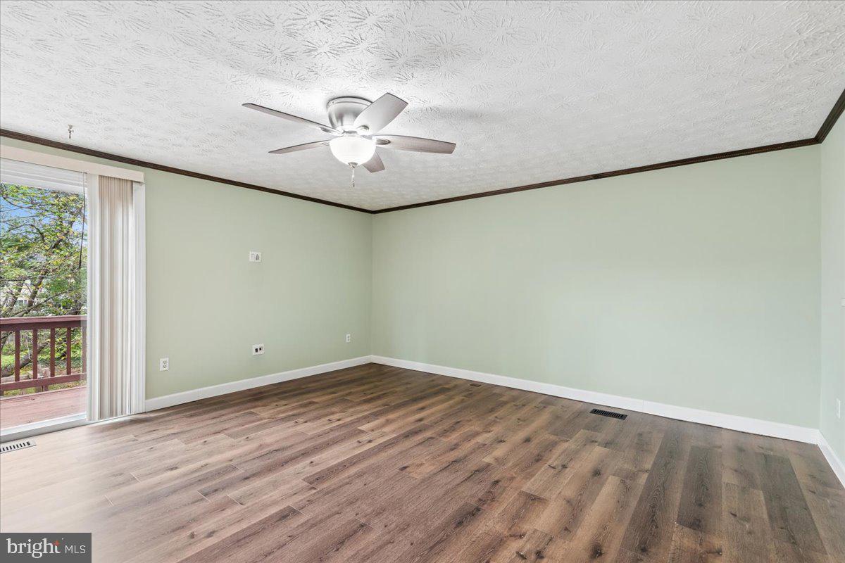 15412 N Oak Ct Property Photo 5