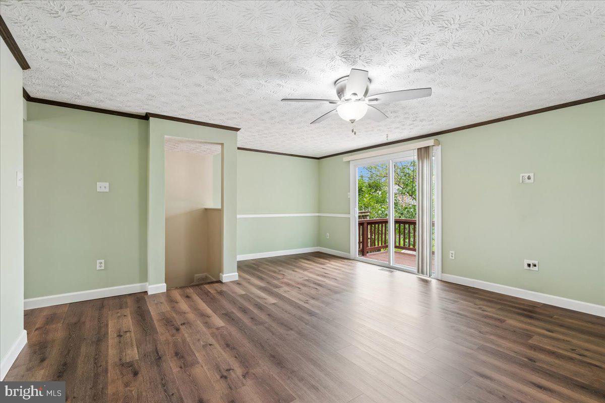 15412 N Oak Ct Property Photo 6