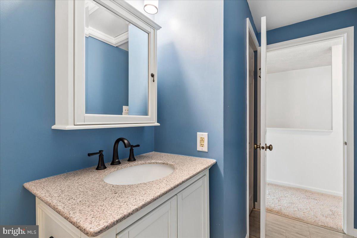 15412 N Oak Ct Property Photo 9