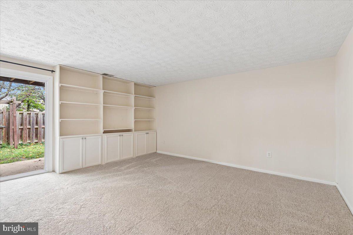 15412 N Oak Ct Property Photo 16