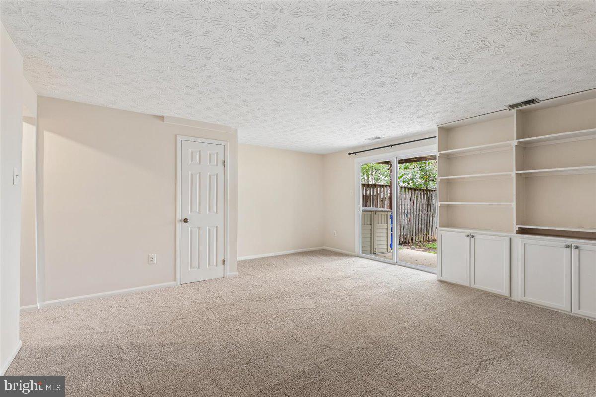 15412 N Oak Ct Property Photo 17