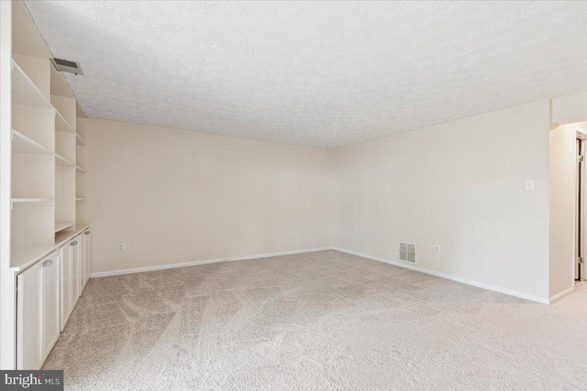 15412 N Oak Ct Property Photo 19