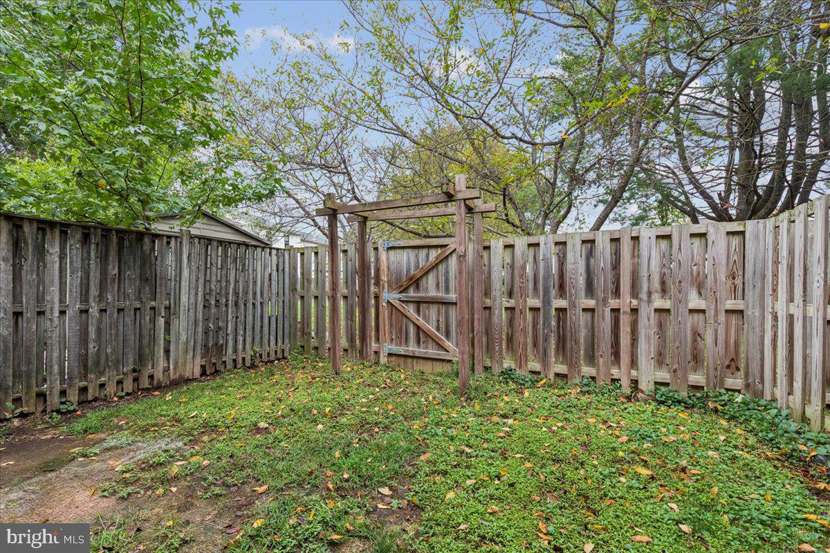 15412 N Oak Ct Property Photo 23