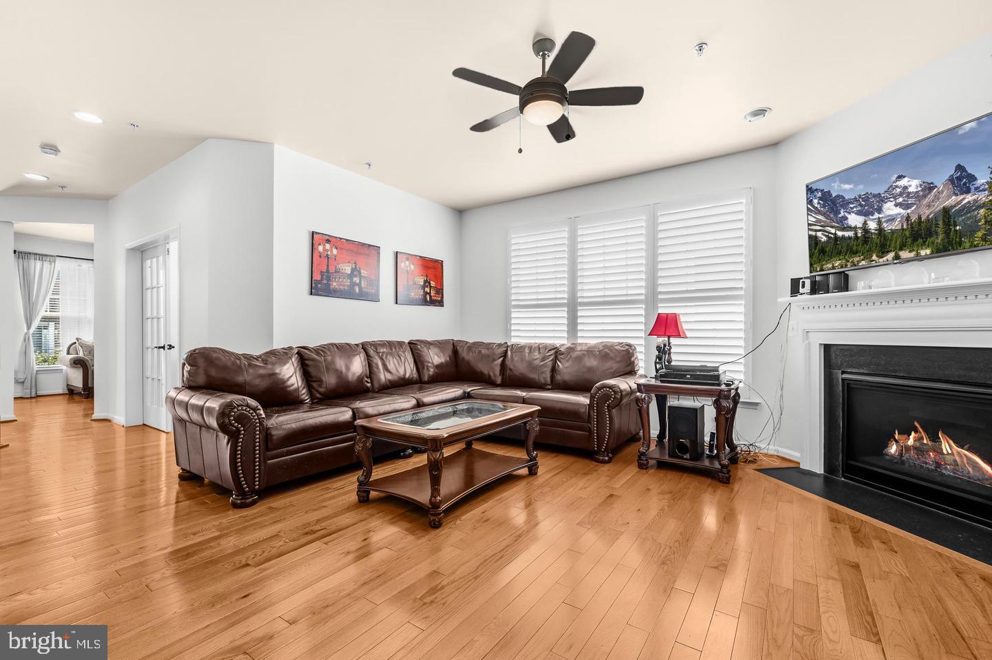 9706 Traver St Property Photo 10
