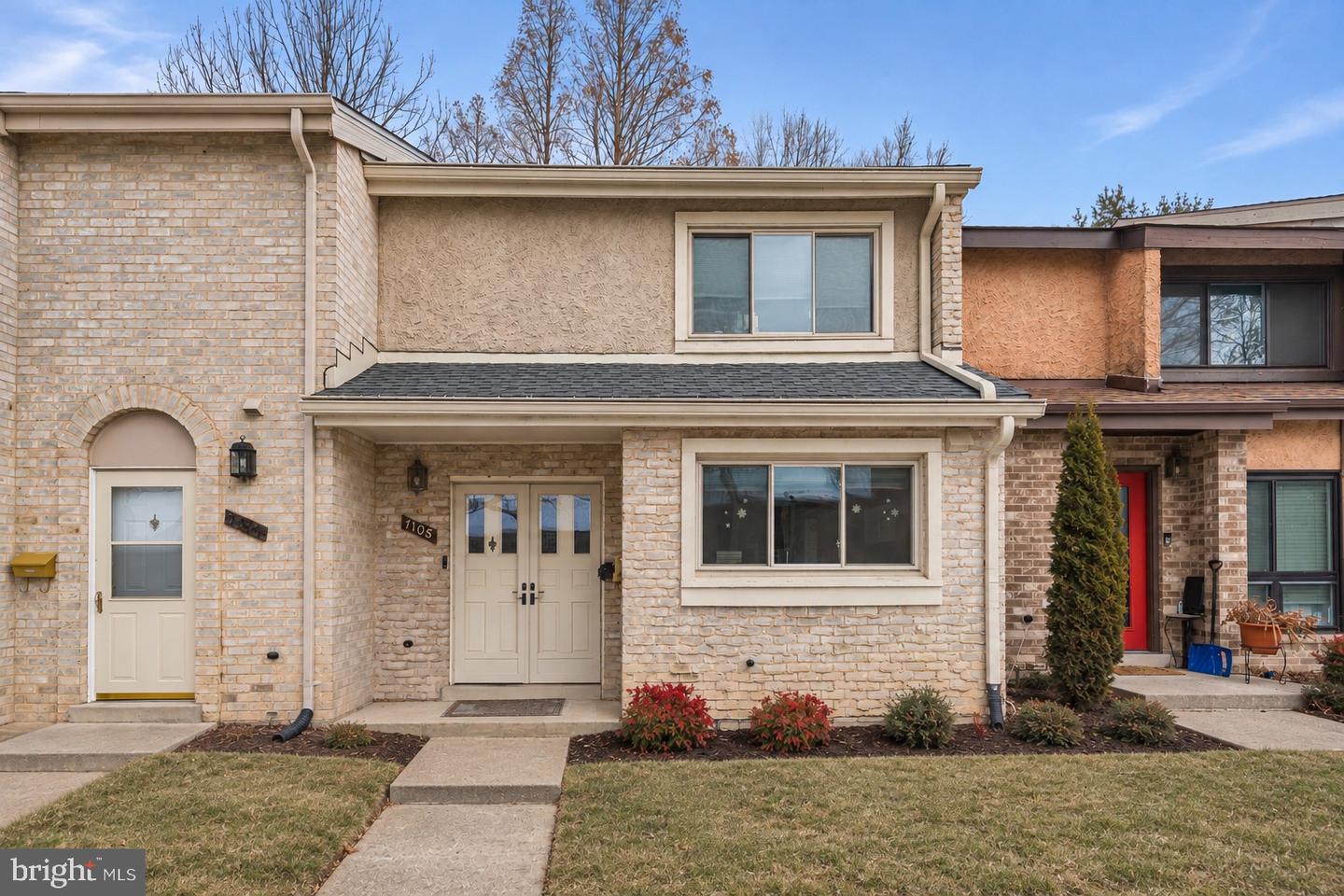 7105 ORA GLEN CT Property Photo 1