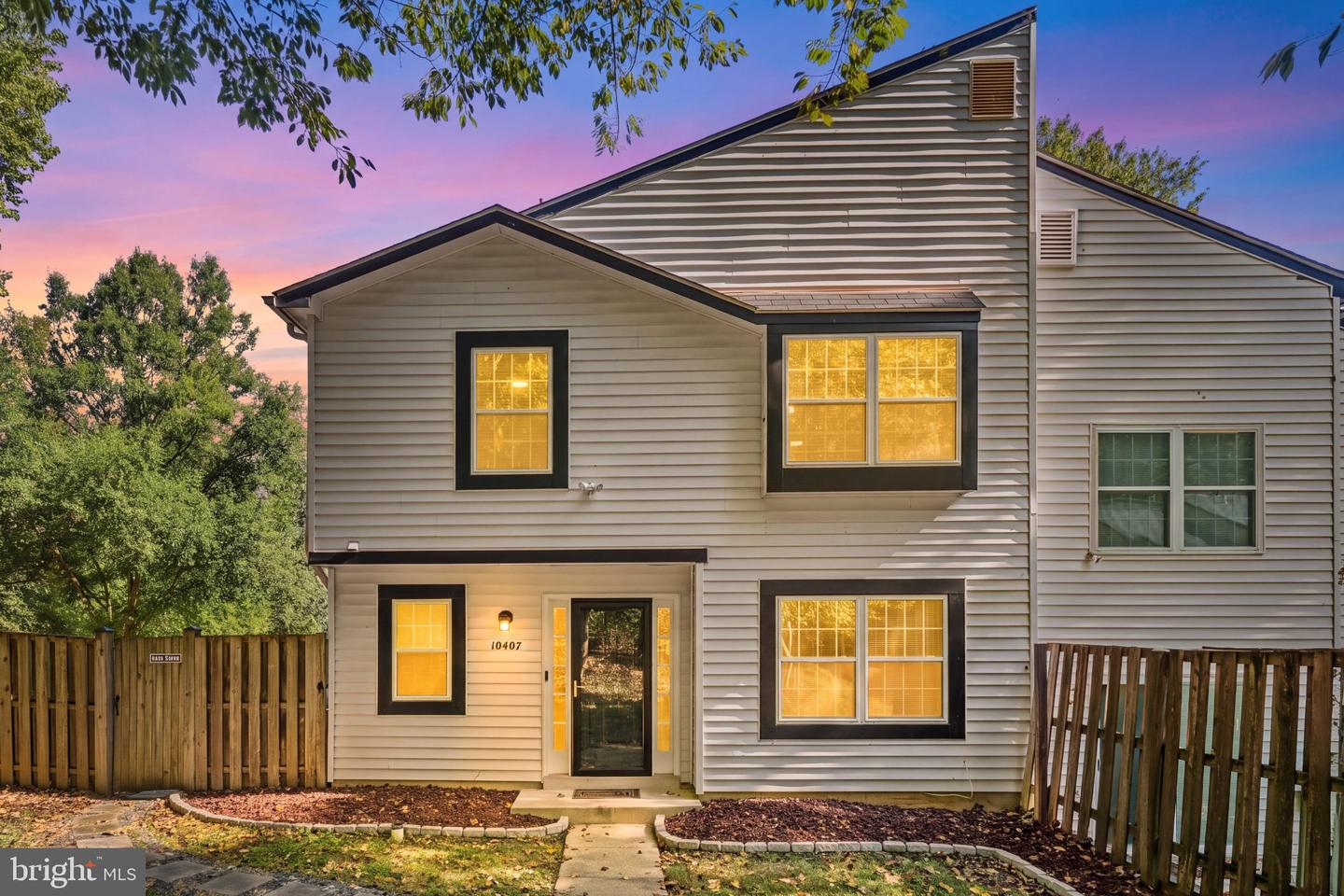 10407 CAMPUS WAY S Property Photo 1