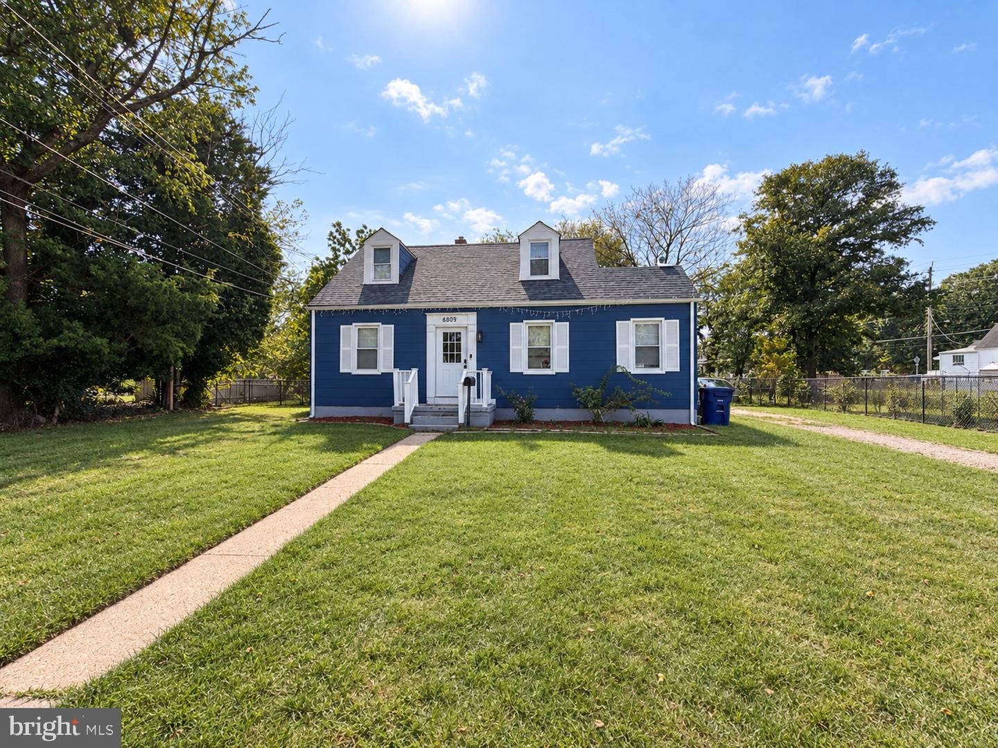 6809 Lou Ln Property Photo 1