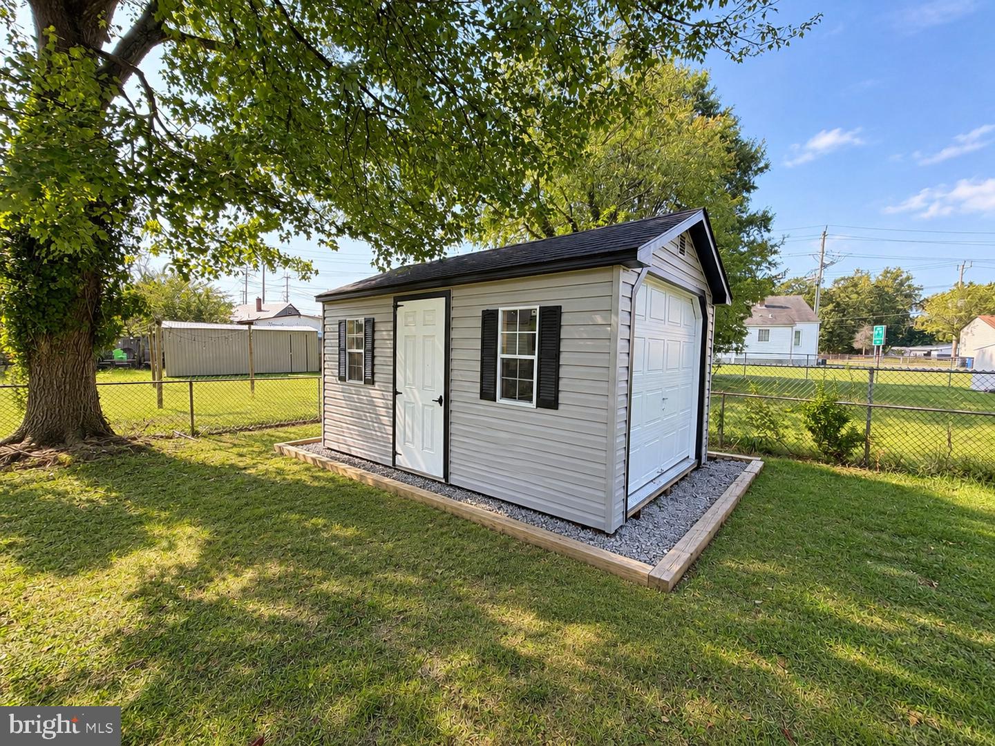 6809 Lou Ln Property Photo 9