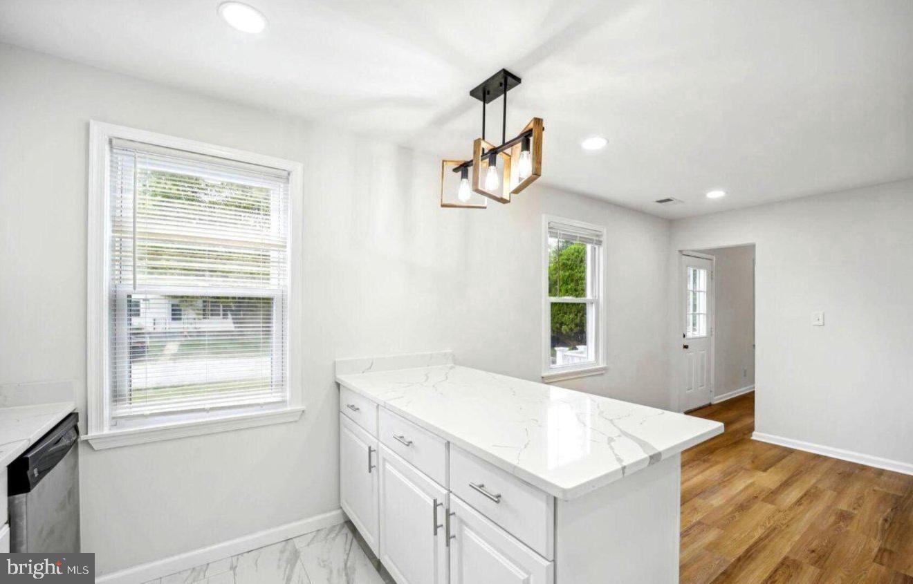 6809 Lou Ln Property Photo 11