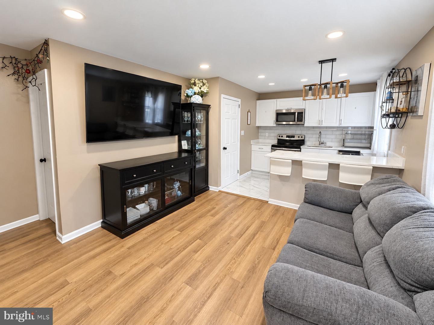6809 Lou Ln Property Photo 12