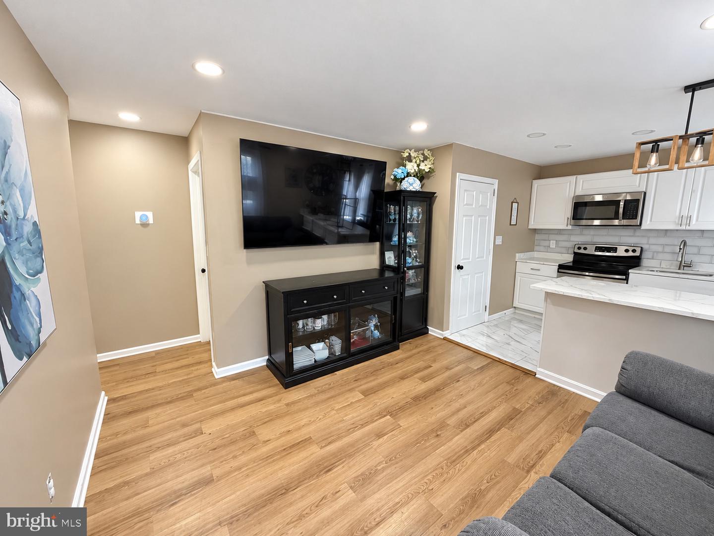 6809 Lou Ln Property Photo 13