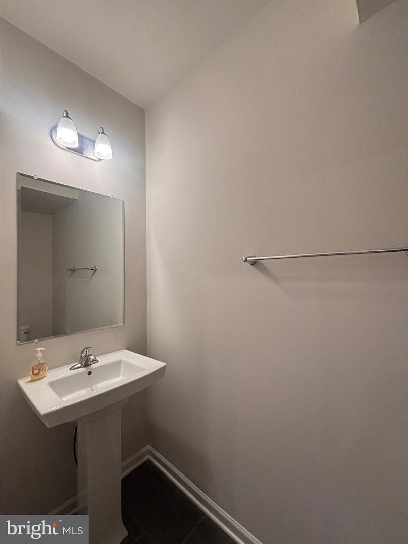 4826 Vista Glen Ln Property Photo 28
