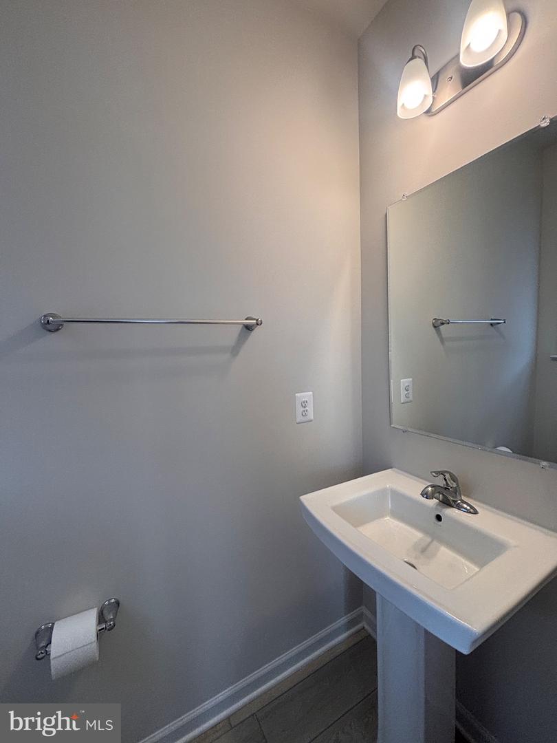 4826 Vista Glen Ln Property Photo 34