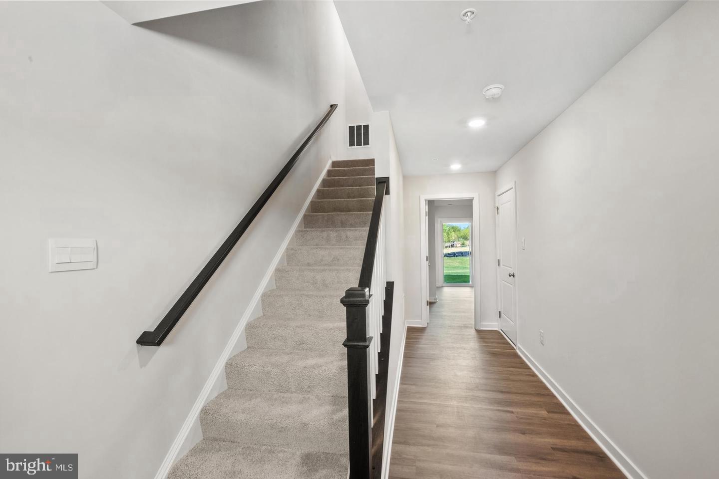 7557 Silver Thread Way Property Photo 3