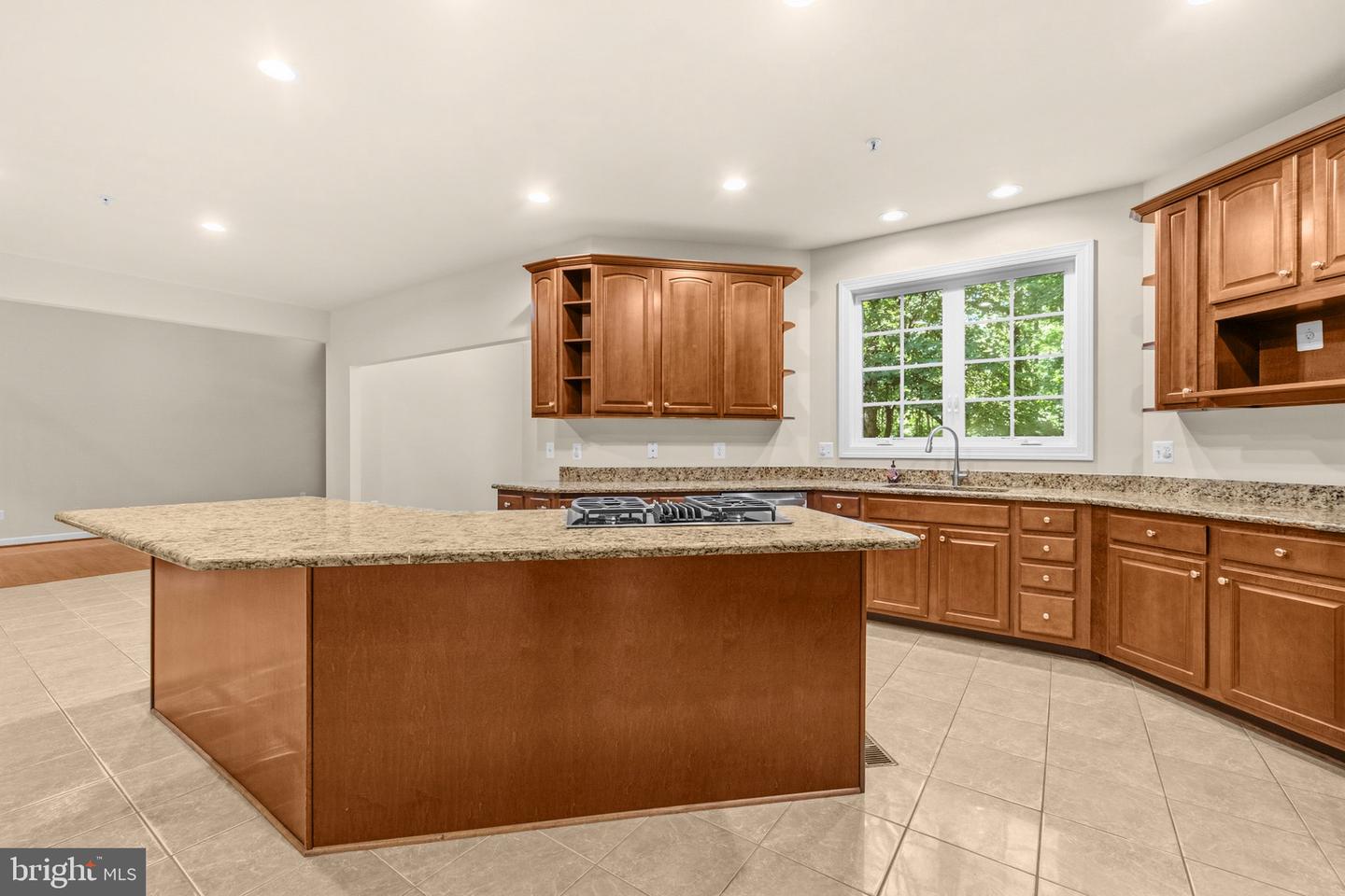 12334 Lanham Severn Rd Property Photo 16