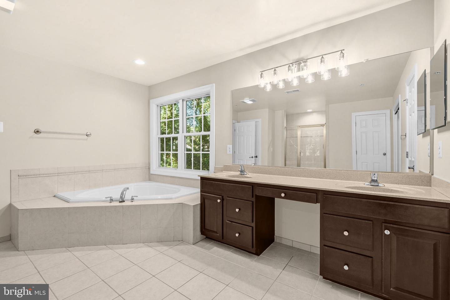 12334 Lanham Severn Rd Property Photo 32